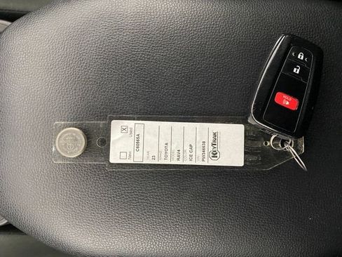 Used 2023 Toyota RAV4 XLE image 31