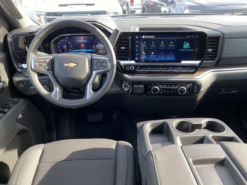 Used 2026 Chevrolet Silverado 1500 LT image 7