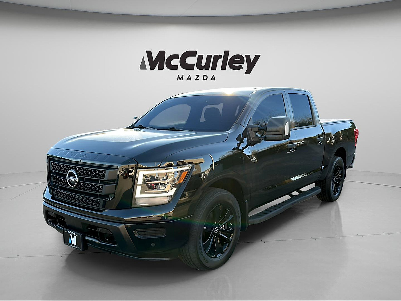 Used 2023 Nissan Titan SV w/ SV Convenience Package AWD/4WD image 3