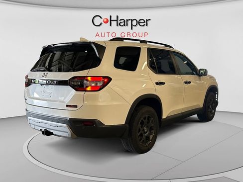 Certified 2024 Honda Pilot TrailSport image 3