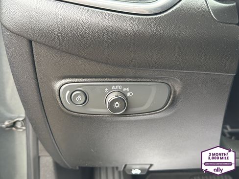Used 2019 Chevrolet Equinox LS w/ LS Convenience Package FWD image 16