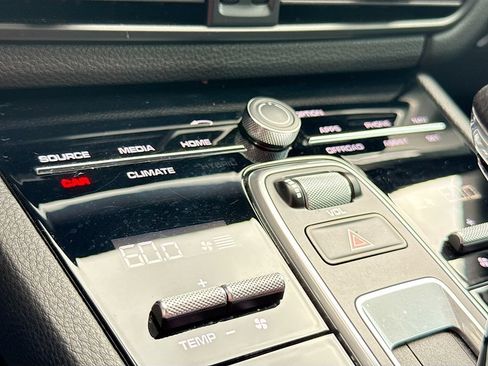 Certified 2021 Porsche Cayenne AWD/4WD image 16