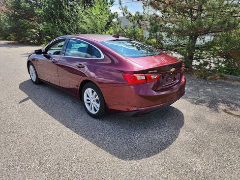 Used 2016 Chevrolet Malibu LT image 9