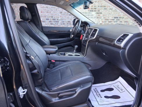 Used 2012 Jeep Grand Cherokee Laredo AWD/4WD image 11