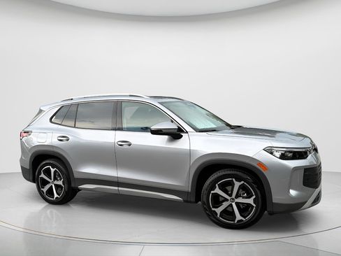 New 2026 Volkswagen Tiguan SE FWD image 3