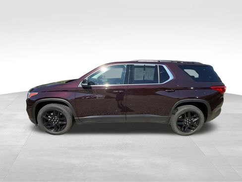 Used 2021 Chevrolet Traverse LT w/ LPO, Blackout Package AWD/4WD image 3
