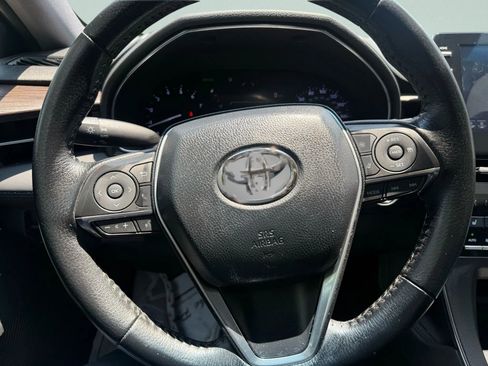 Used 2019 Toyota Avalon XLE w/ Moonroof Package image 39