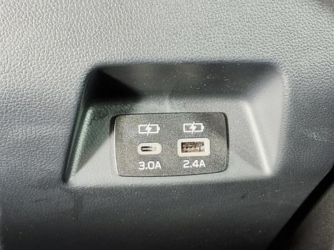 Used 2024 Subaru Crosstrek 2.0i Premium AWD/4WD image 12