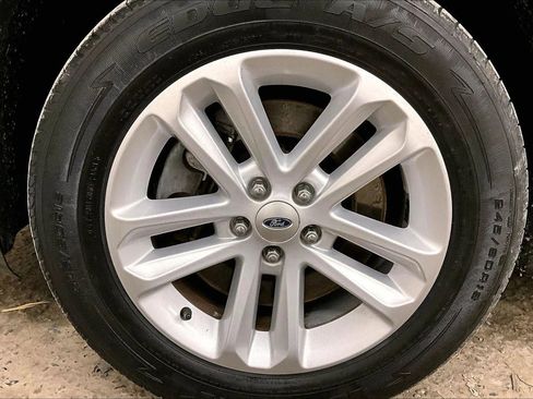 Used 2014 Ford Explorer XLT image 8