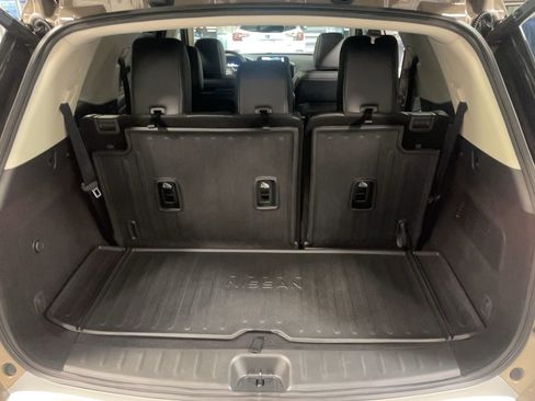 Used 2024 Nissan Pathfinder Platinum w/ Cargo Package image 31