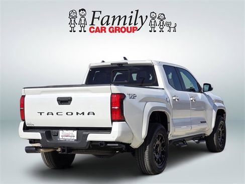 Used 2024 Toyota Tacoma TRD Sport w/ TRD Sport Premium Package image 4