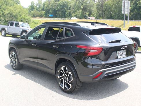 Used 2025 Chevrolet Trax RS w/ Sunroof Package FWD image 6