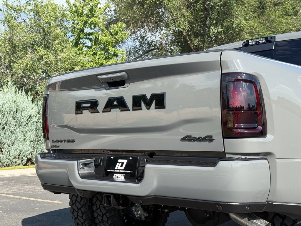 Used 2026 RAM 3500 Limited AWD/4WD image 15