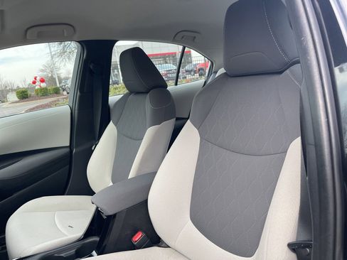 Used 2021 Toyota Corolla LE image 8