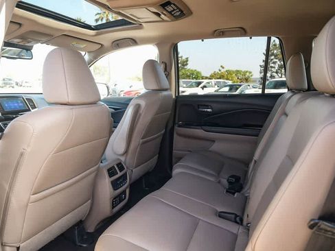 Used 2016 Honda Pilot Touring image 18
