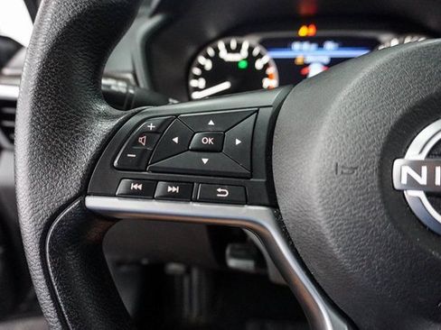 Used 2024 Nissan Altima 2.5 SV image 17