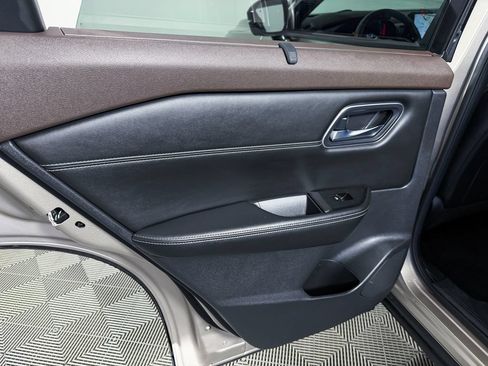 Certified 2021 Nissan Rogue SL w/ Premium Package FWD image 46