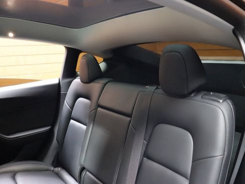 Used 2023 Tesla Model Y Long Range image 42