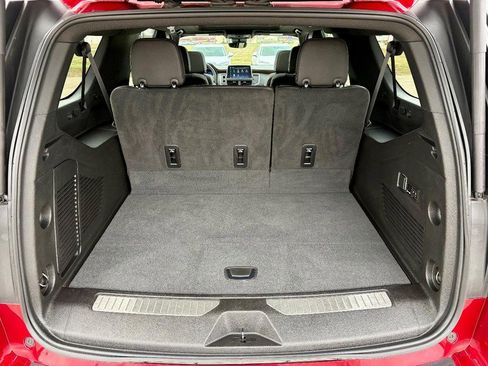 Used 2023 Chevrolet Suburban High Country w/ Premium Package image 6