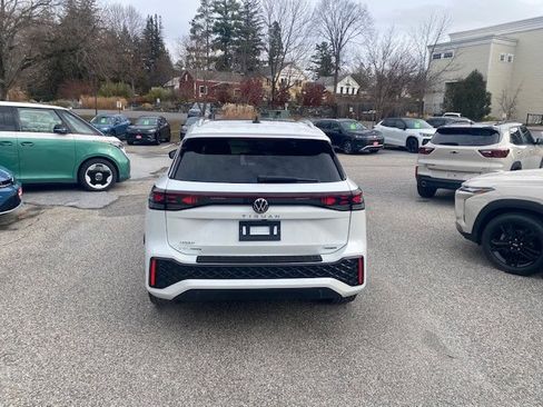 New 2026 Volkswagen Tiguan SEL R-Line image 5