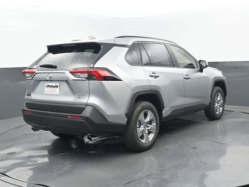 Used 2025 Toyota RAV4 XLE image 20