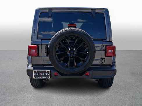 Used 2025 Jeep Wrangler Unlimited Sahara w/ Safety Group AWD/4WD image 5