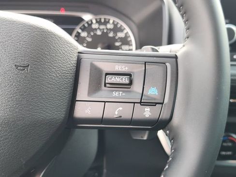 Used 2025 Nissan Rogue SV image 23