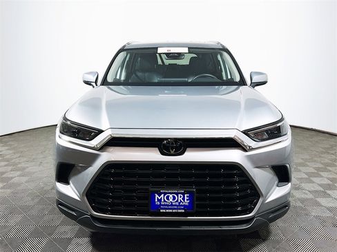 Certified 2025 Toyota Grand Highlander XLE image 3