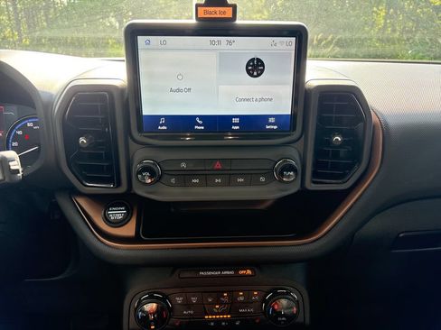 Used 2022 Ford Bronco Sport Outer Banks w/ Tech Package AWD/4WD image 18