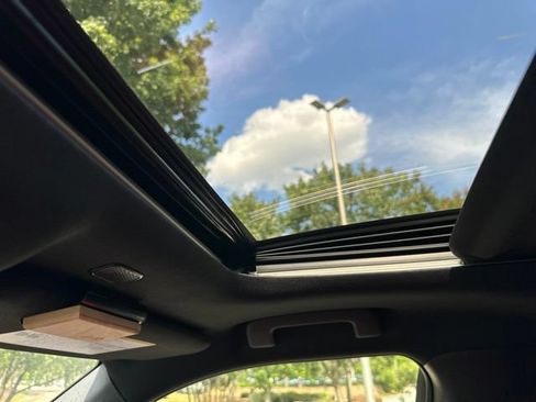 Used 2024 Toyota Highlander XSE FWD image 15