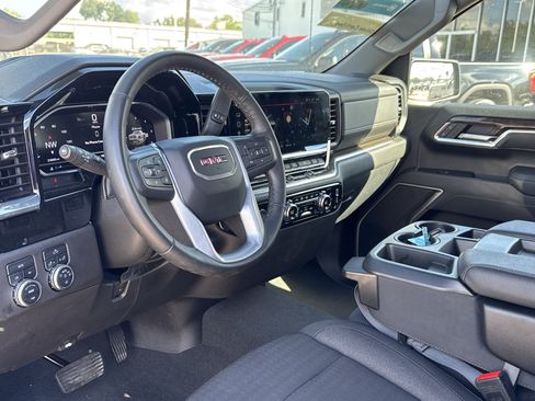 Used 2024 GMC Sierra 1500 Elevation AWD/4WD image 10