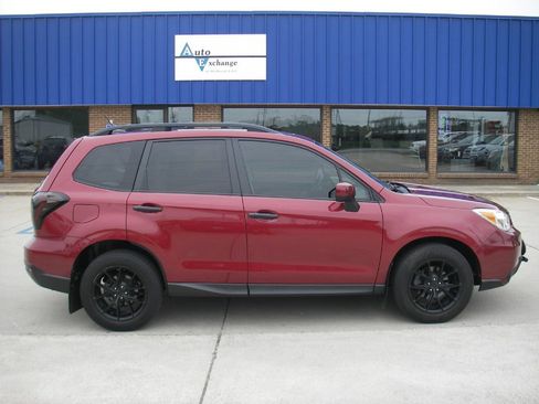 Used 2015 Subaru Forester 2.5i Premium AWD/4WD image 4