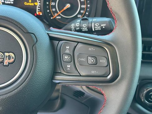 Used 2024 Jeep Wrangler Unlimited Rubicon AWD/4WD image 23