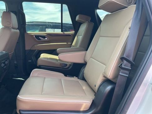 Used 2023 Chevrolet Tahoe Premier AWD/4WD image 8
