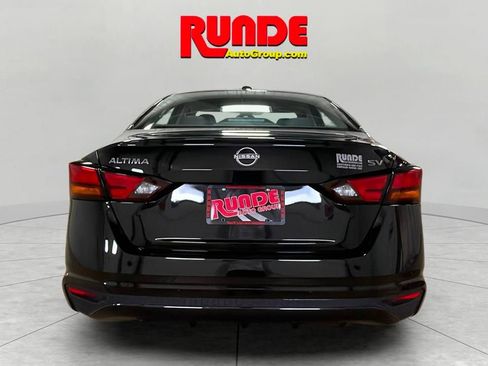 Used 2024 Nissan Altima 2.5 SV image 4