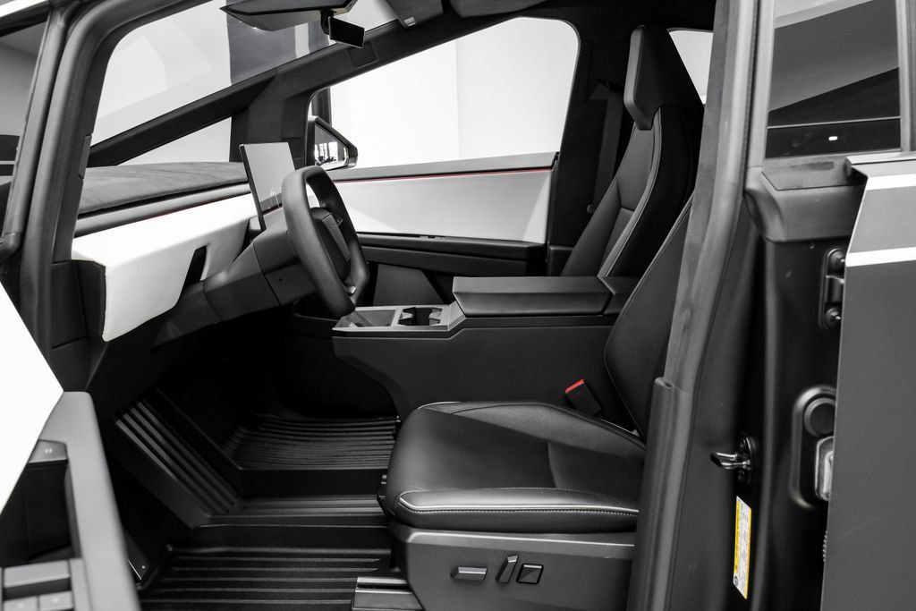 Used 2024 Tesla Cybertruck Cyberbeast AWD/4WD image 8