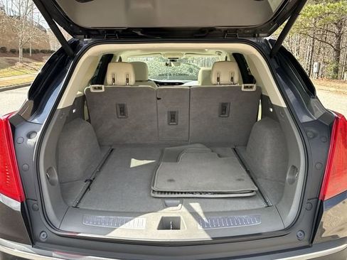 Used 2018 Cadillac XT5 Luxury w/ Driver Awareness Package image 21