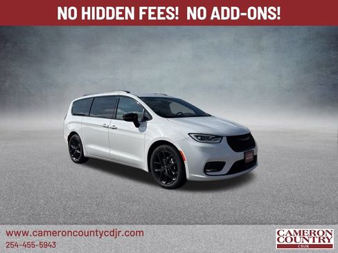 New 2026 Chrysler Pacifica Select w/ S Appearance Package FWD image 1