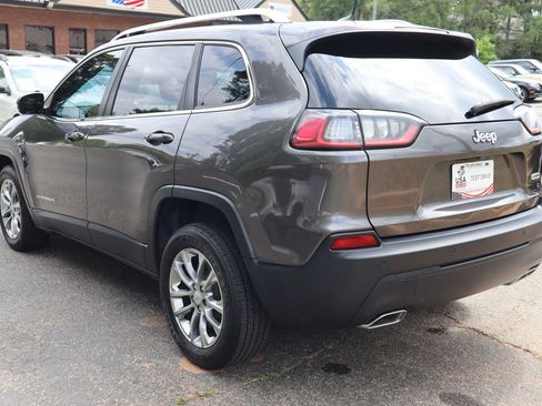 Used 2021 Jeep Cherokee Latitude Lux w/ Sun & Sound Group FWD image 4