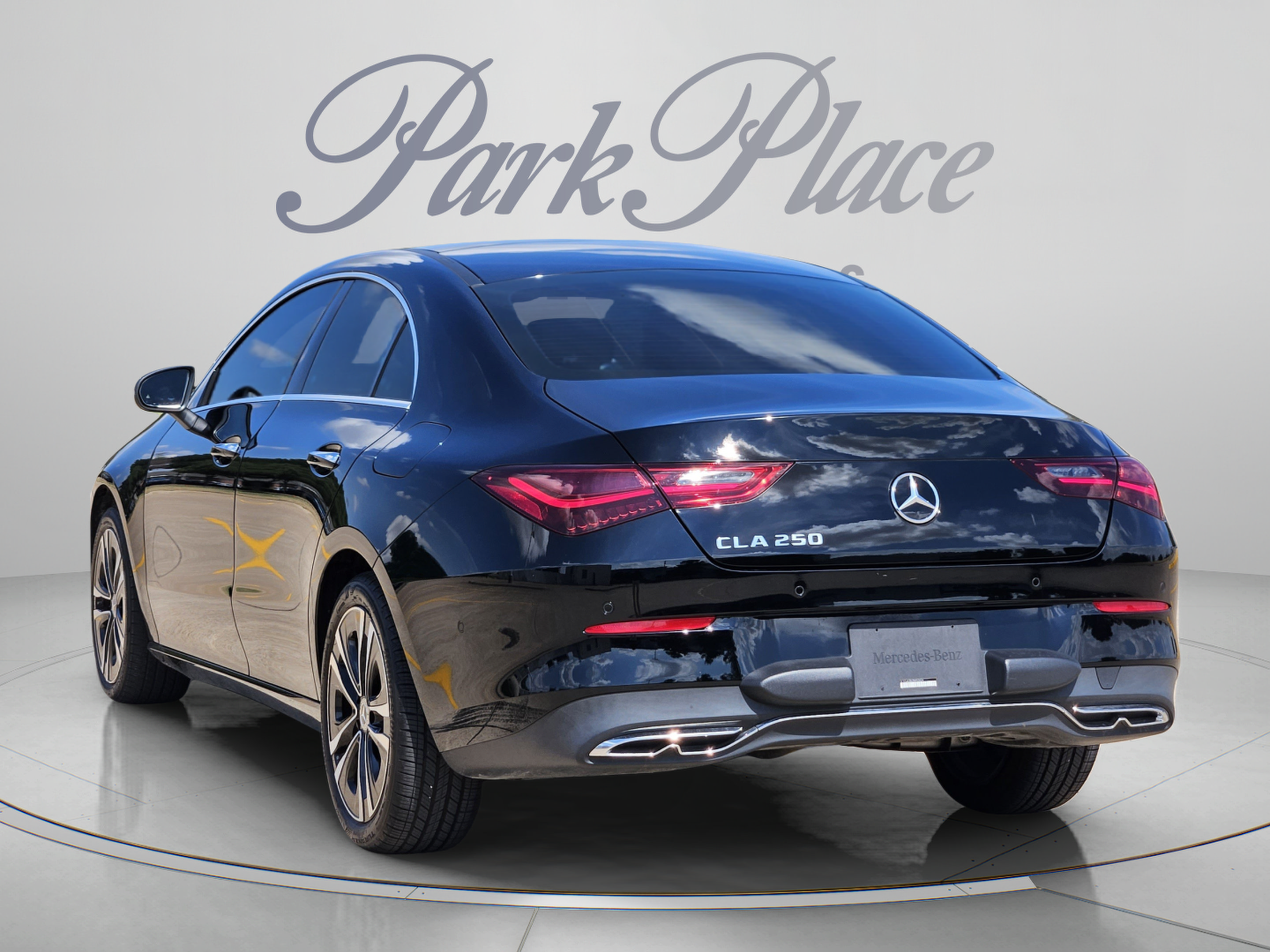 Used 2025 Mercedes-Benz CLA 250 image 3