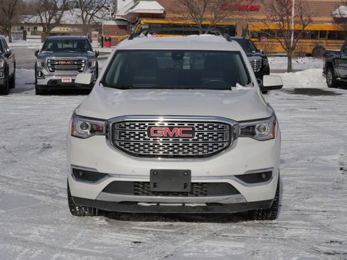 Used 2017 GMC Acadia Denali w/ Technology Package image 2