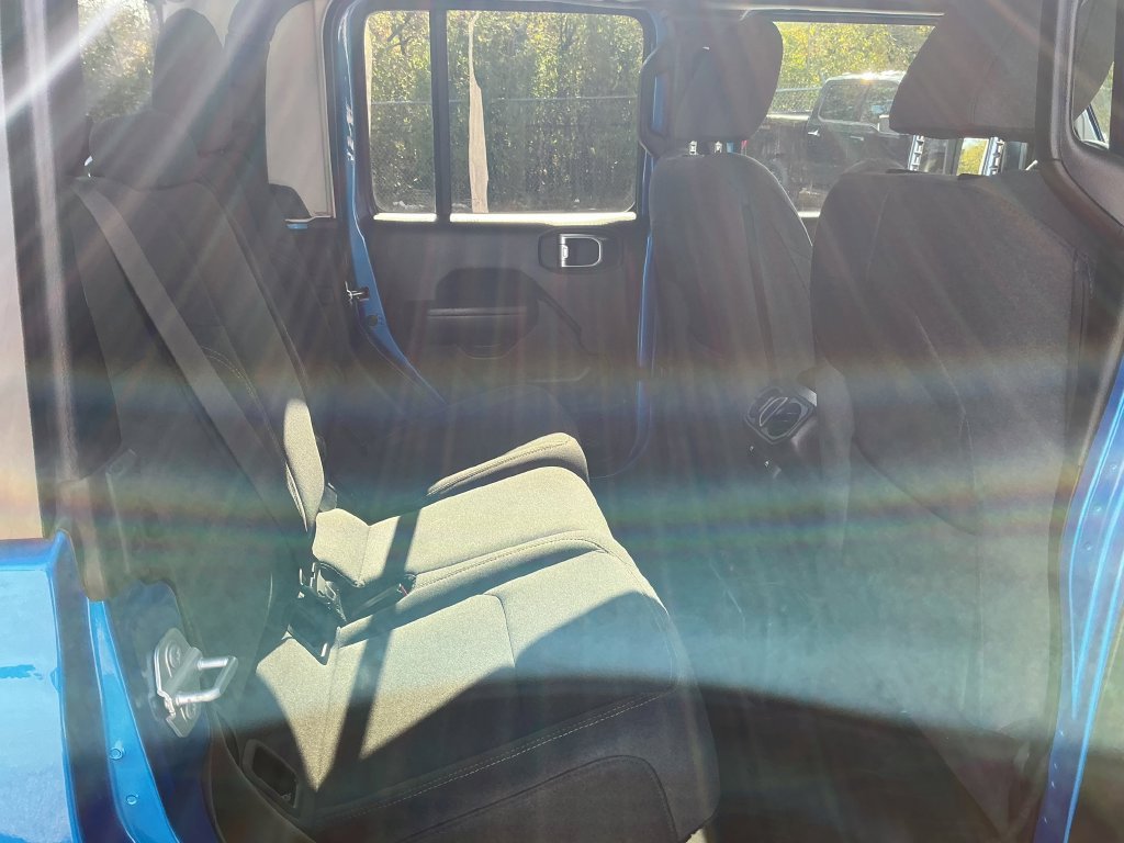 Used 2024 Jeep Gladiator Sport AWD/4WD image 21