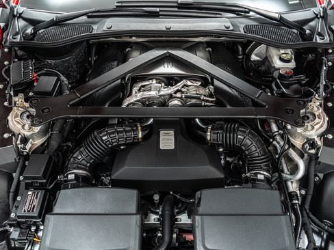 Used 2023 Aston Martin V8 Vantage Coupe RWD image 12