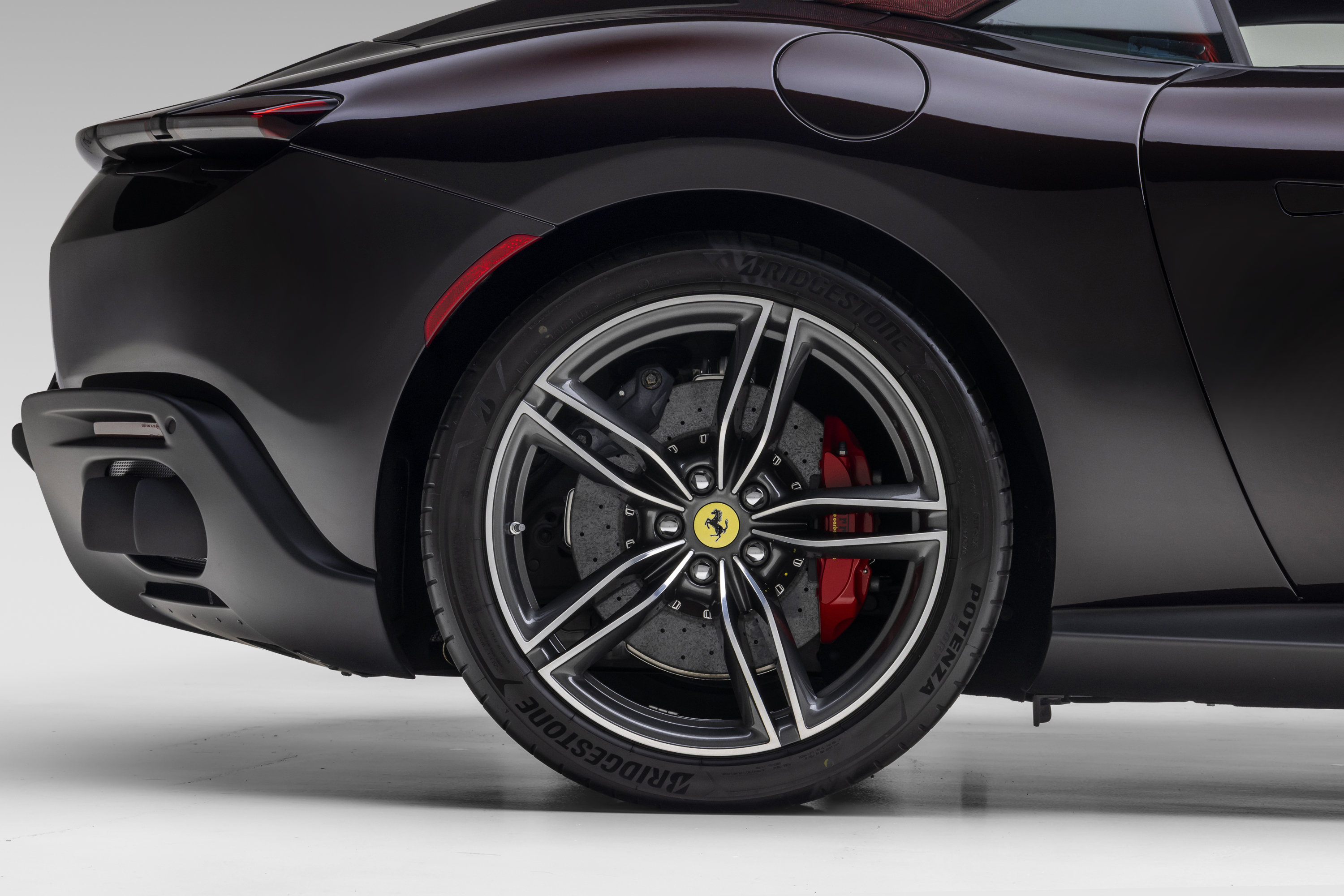 Certified 2026 Ferrari Roma Spider RWD image 19