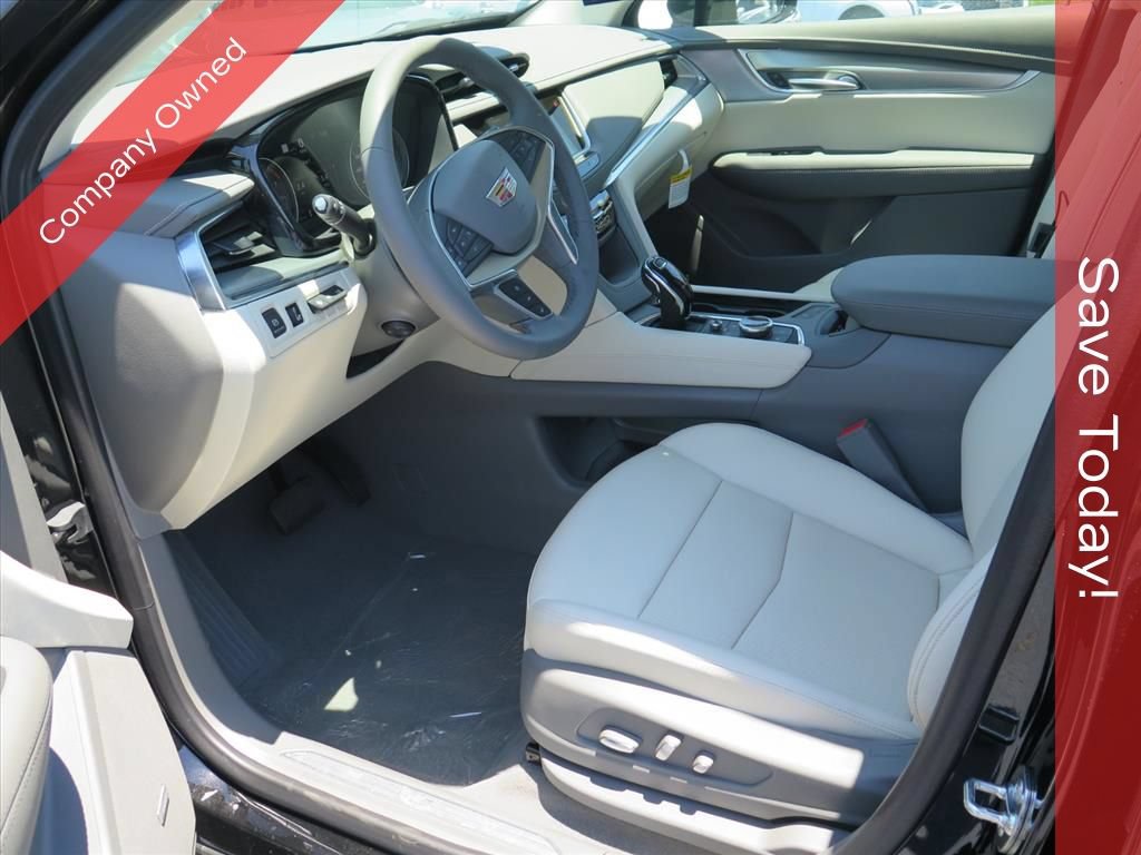 New 2026 Cadillac XT5 Premium Luxury w/ Driver Assist Package FWD image 9
