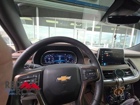 Used 2023 Chevrolet Suburban High Country AWD/4WD image 12