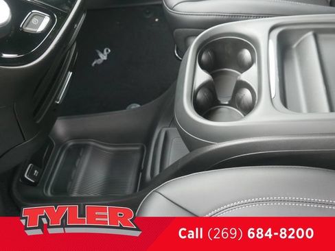 New 2027 Chrysler Pacifica Select FWD image 37
