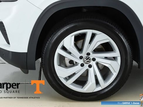 Used 2023 Volkswagen Atlas SE w/ Panoramic Sunroof Package FWD image 5