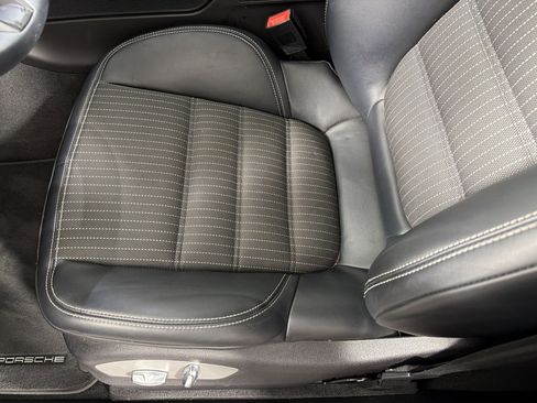 Certified 2024 Porsche Macan Turbo AWD/4WD image 14