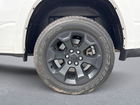 Used 2025 RAM 1500 Big Horn AWD/4WD image 25